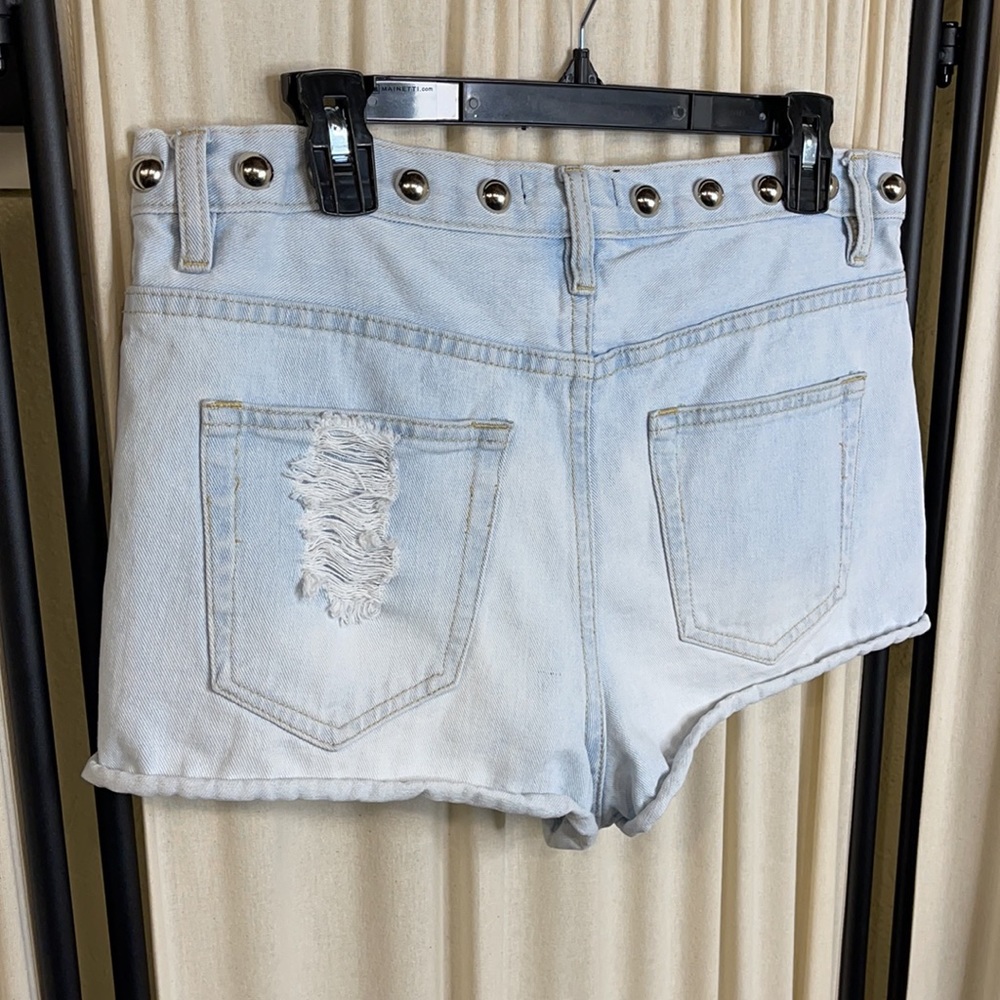 ❗️SOLD❗️FOREVER 21- HIGH WAISTED STUDDED BOOTY SHORTS 30 - Picture 5 of 7